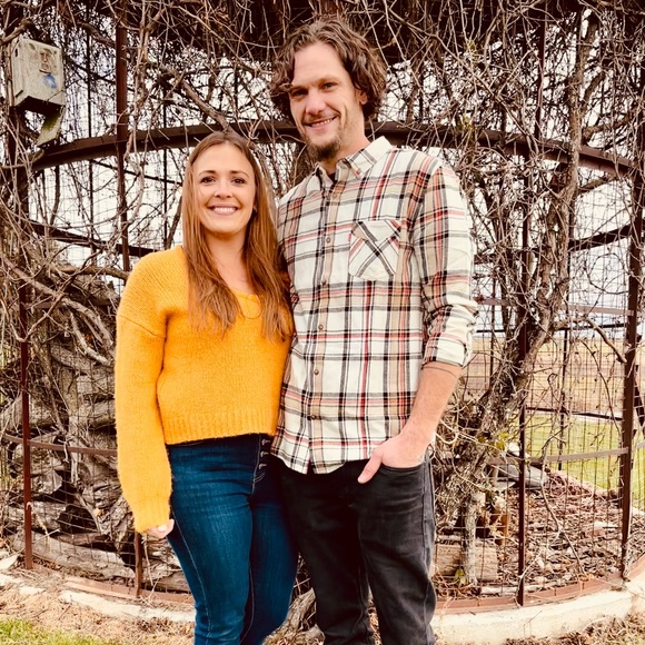 Meet your Posher, Erica - Picture 2 of 2